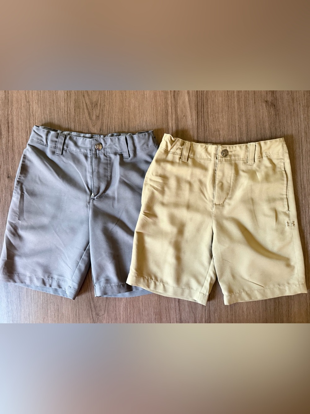 2 pack Under Armour Boys Flat Front Shorts in Khaki and Gray size 6 golf